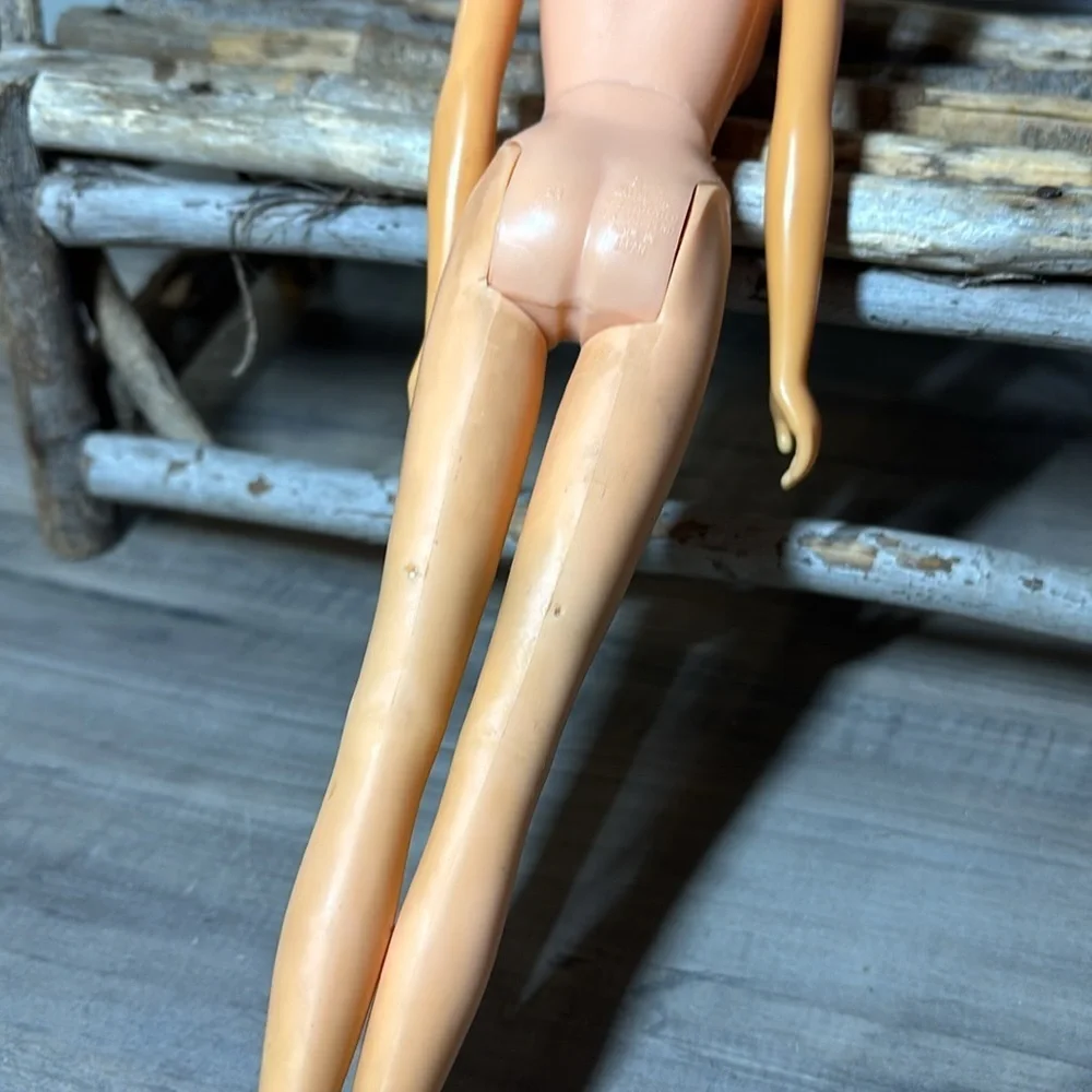 VINTAGE PRE OWNED 1966 #21 FRANCIE DOLL WITH EYELASHES & CLICKING BENDABLE LEGS